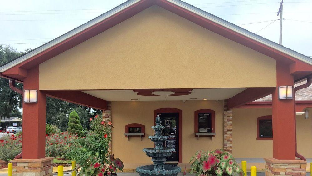 Deluxe Inn - Саванна Екстер'єр фото